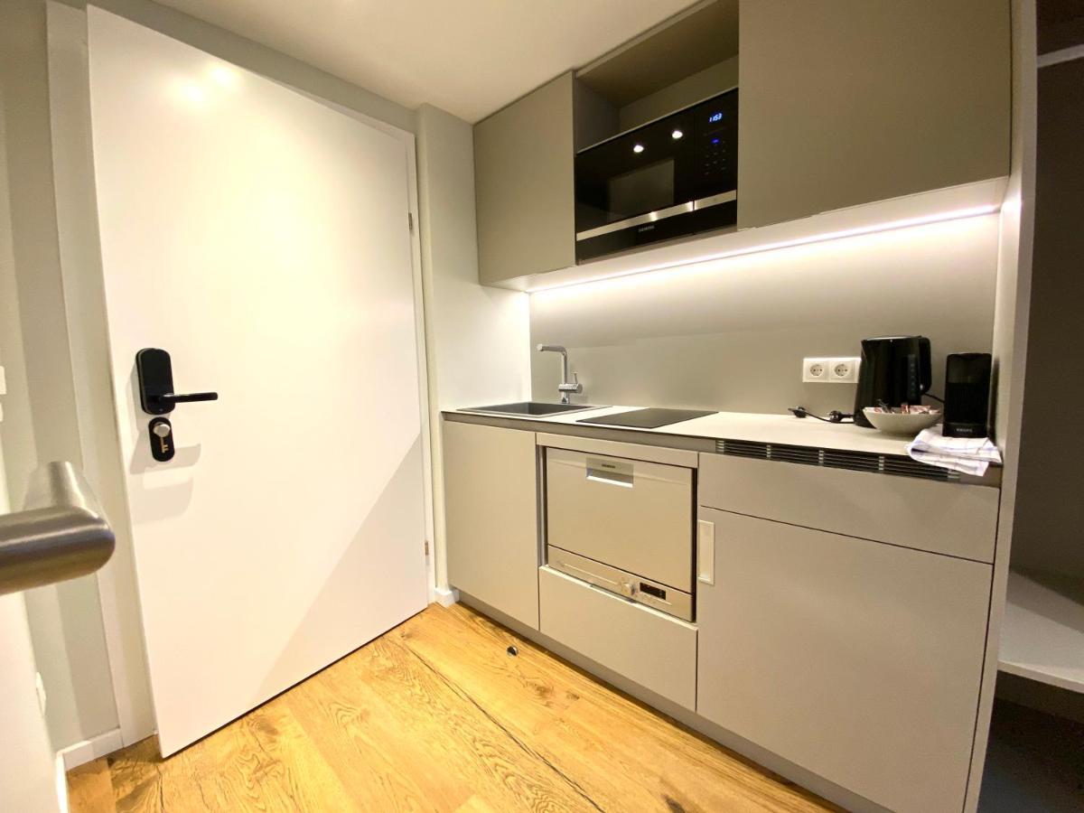 Blackhome I Contactless Check-in Aparthotel Wien